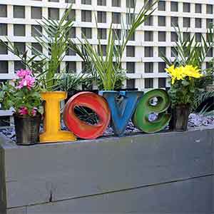 Metal Love Planter